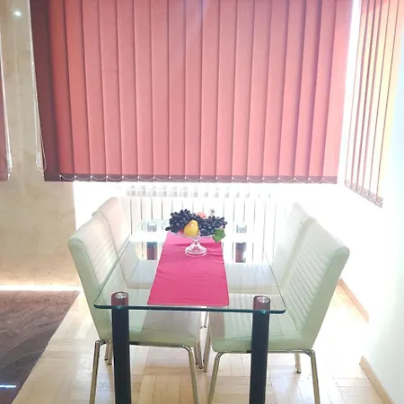 Luxury Rooms National Arena * Bükreş